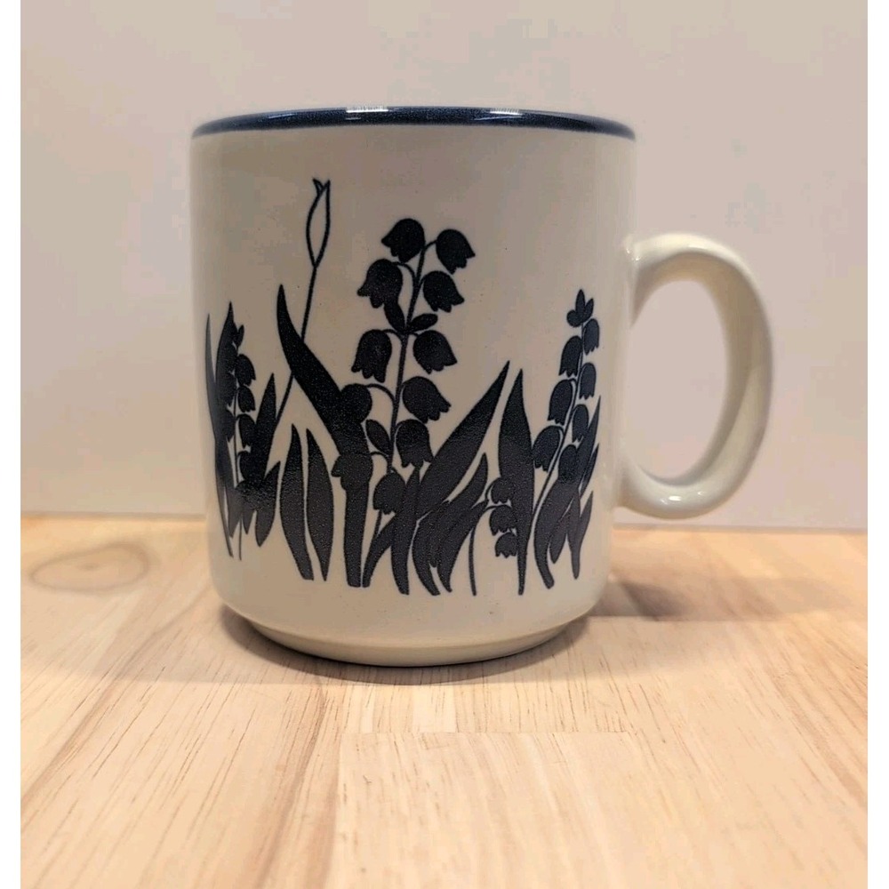 Vtg Cream Blue Ceramic Stoneware Coffee Mug Field Lily The‎ Valley Floral Korea